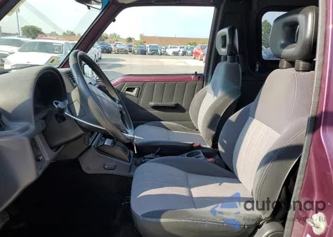 1992 Geo Tracker from USA, damaged, VIN 2CNBJ18U2N6907880